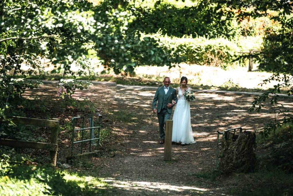 Photo de couple mariage Nantes ou Grandchamp-des-Fontaines