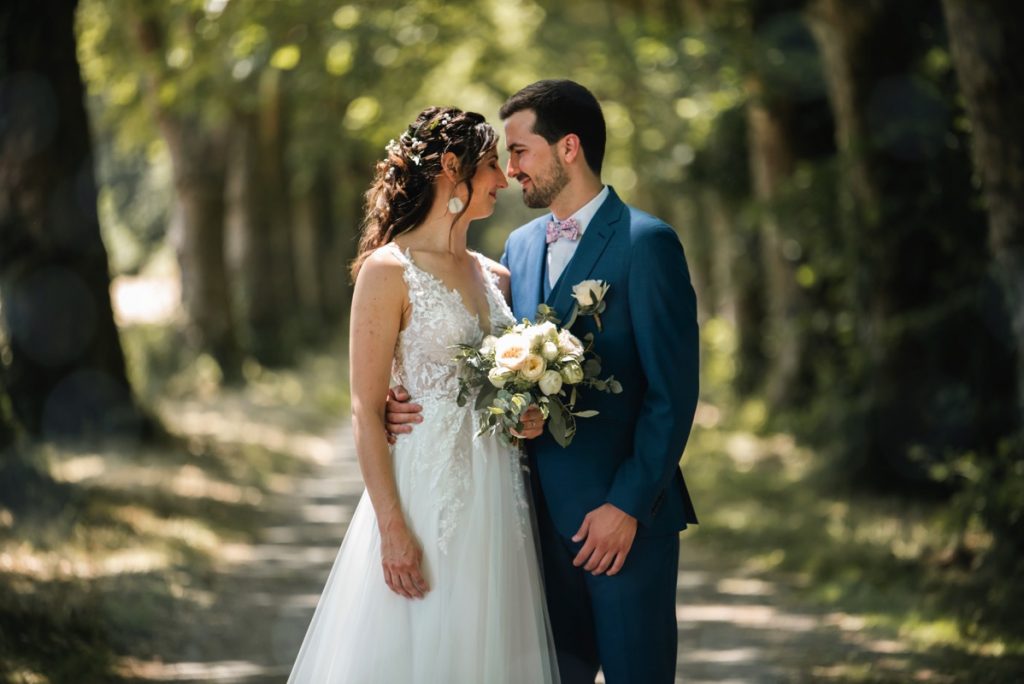 Photo de couple mariage Nantes ou Grandchamp-des-Fontaines