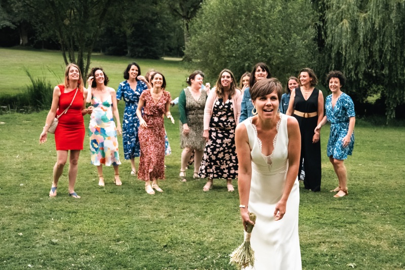Lancé de bouquet photo mariage Nantes